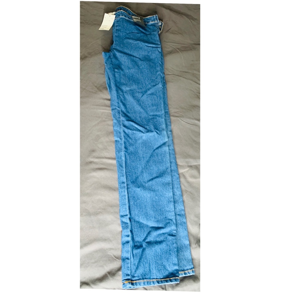 Divided Super Skinny Jeans